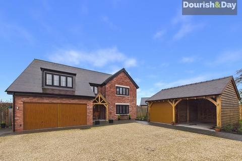 5 bed property, in The Mynd, £825,000