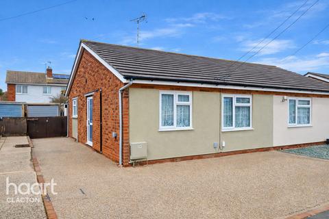 2 bed property, in Stanley Road, £220,000