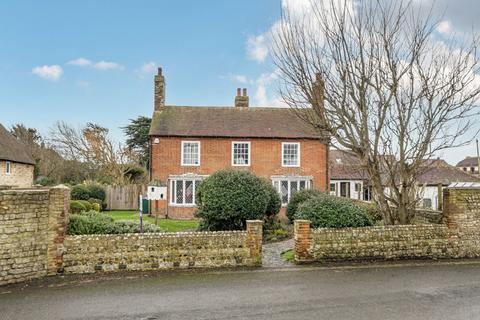 5 bed property, in 61 West Street, £925,000