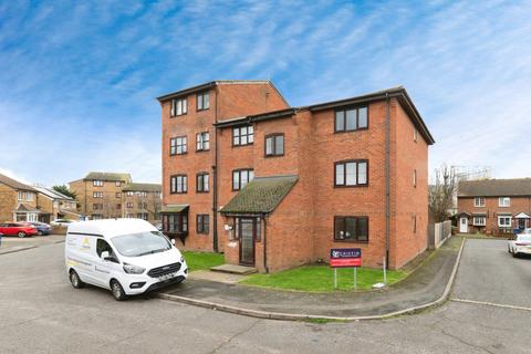 1 bed property, in Falcon Avenue, £114,000