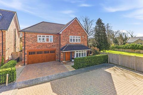 5 bed property, in Carr Lane, £810,000