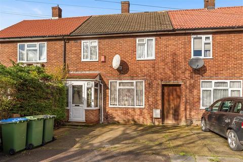 3 bed property, in Dursley Road, £425,000