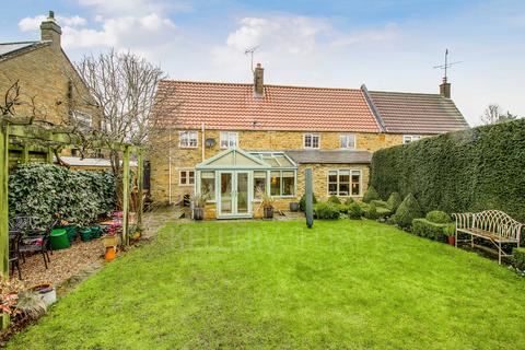 3 bed property, in Pound Lane, £500,000