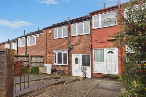 3 bed property, in School Street, £190,000