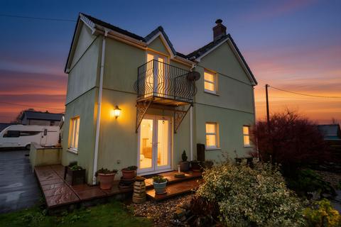 3 bed property, in Station Road, £395,000