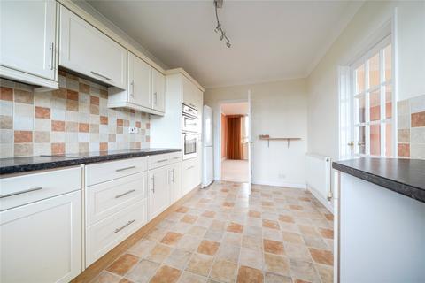 3 bed property, in Hawthorne Road, £550,000