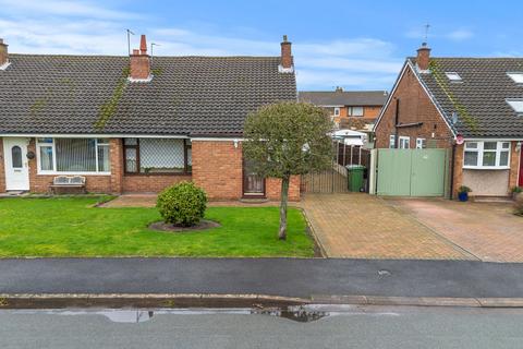 2 bed property, in Lingwood Road, £275,000