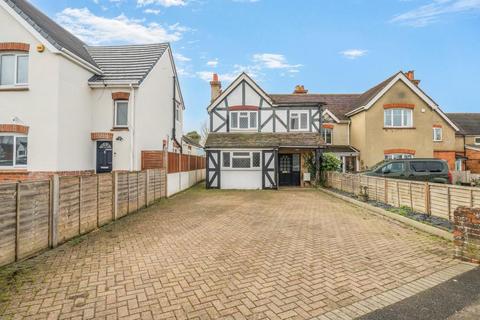 4 bed property, in South Reading, £500,000
