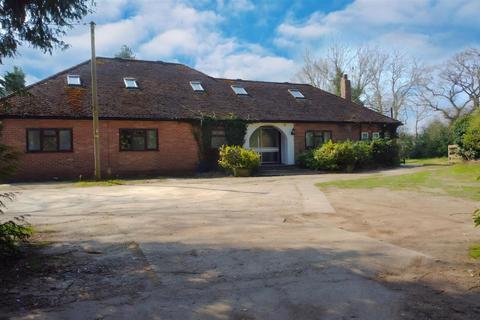 7 bed property, in East Bergholt, £500,000