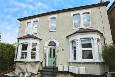 1 bed property, in Honley Road, £275,000