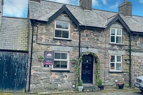 Land, in Ysbyty Ifan, £149,500