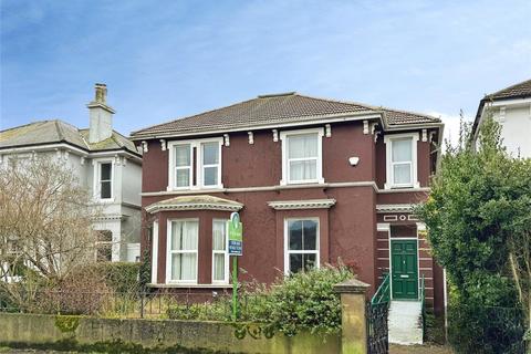 5 bed property, in Fearon Road, £500,000