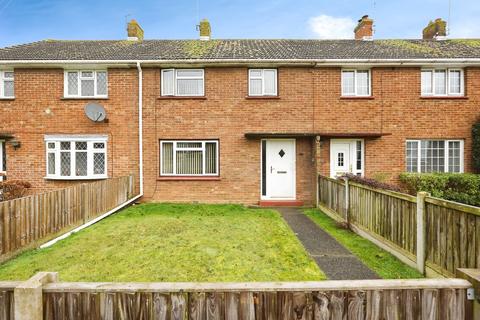 3 bed property, in Vale View Road, £230,000