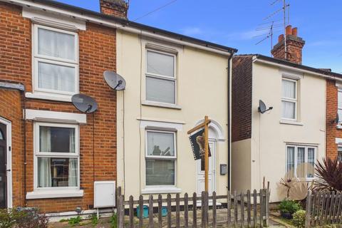 2 bed property, in Lisle Road, £240,000