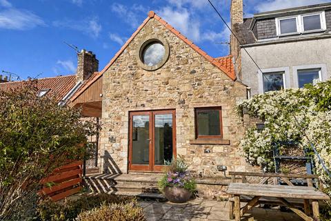 3 bed property, in Gourlays Wynd, £185,000
