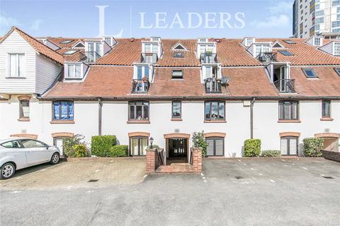 2 bed property, in Dock Street, £100,000