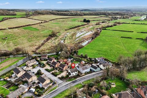 3 bed property, in Bere Regis, £400,000