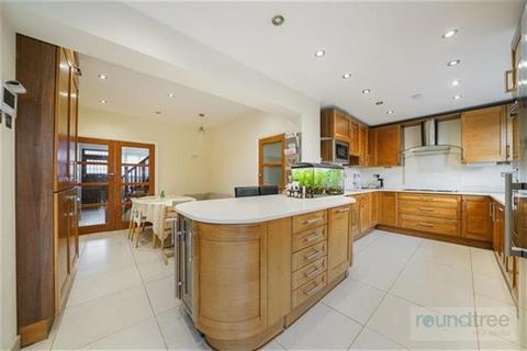 4 bed property, in Vaughan Avenue, £1,325,000