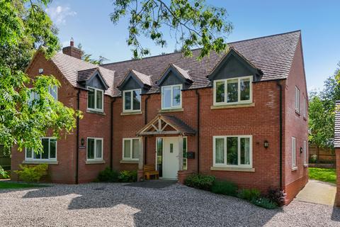 4 bed property, in Stonethwaite, £650,000
