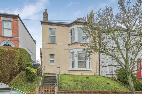 2 bed property, in Dowanhill Road, £350,000