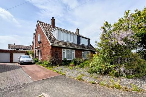 3 bed property, in Hancocks Close, £270,000