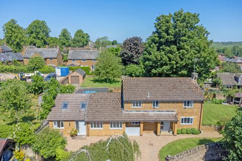 5 bed property, in Malt Kiln House (With Annexe), £900,000