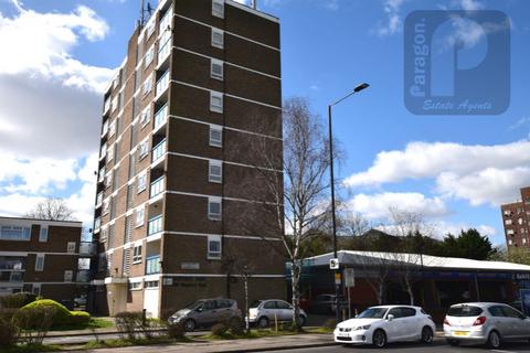 2 bed property, in Kingsbury Road, £249,950