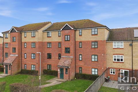 2 bed property, in Eden Close, £220,000
