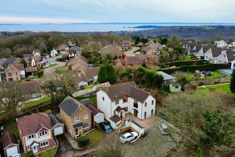 5 bed property, in Ffordd Dryden, £600,000