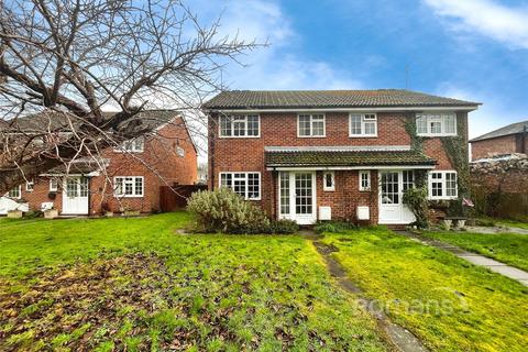 4 bed property, in Blackamoor Lane, £480,000