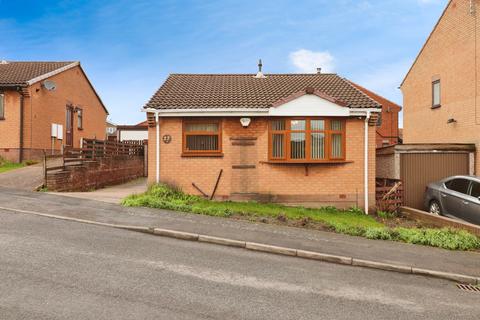 2 bed property, in Aldervale Close, £250,000