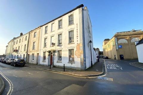7 bed property, in Boutport Street, £185,000