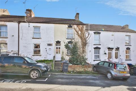 2 bed property, in Eastland Road, £130,000