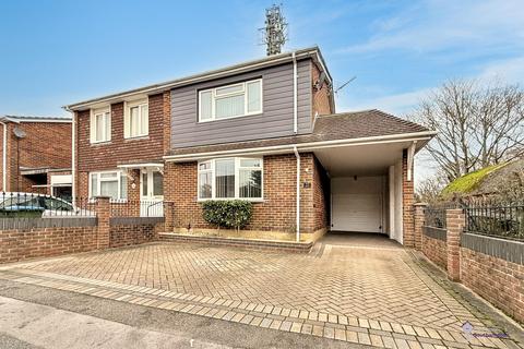 2 bed property, in Southampton, £300,000