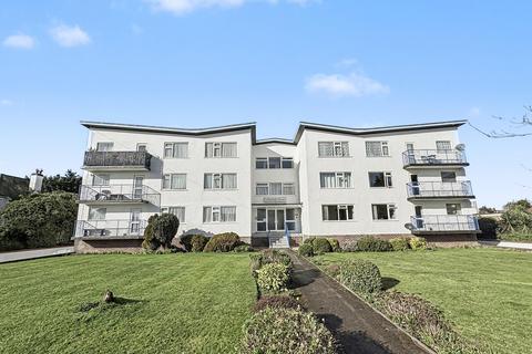 2 bed property, in Southbourne, £250,000