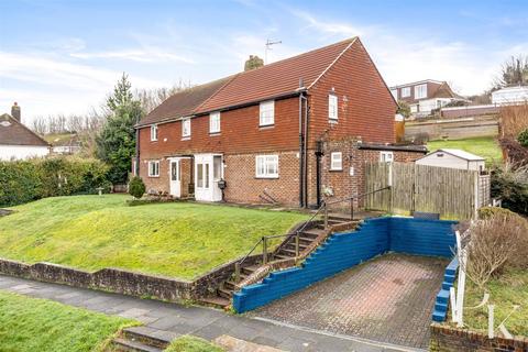 3 bed property, in Rotherfield Crescent, £475,000