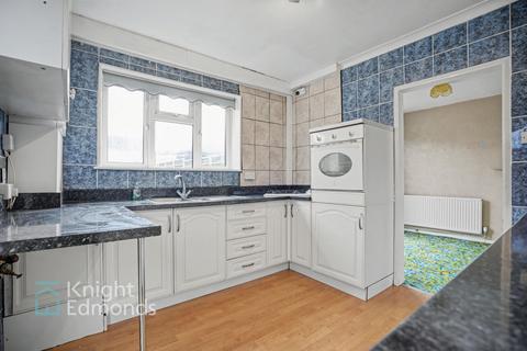 3 bed property, in Sussex Road, £300,000