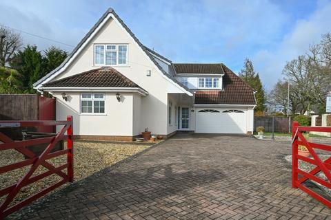 3 bed property, in Ringwood Road, £555,000