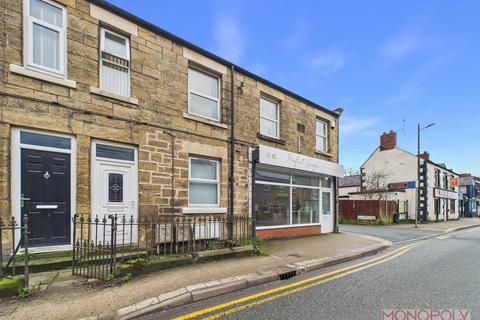 3 bed property, in High Street, £318,000