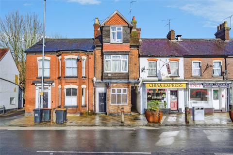 1 bed property, in High Street South, £90,000