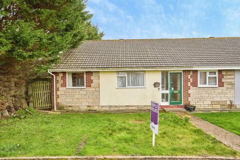 2 bed property, in Ward Close, £210,000