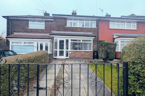 3 bed property, in Botany Road, £200,000