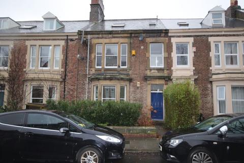 1 bed property, in 9c Otterburn Terrace, £115,000