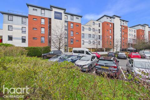 1 bed property, in Purbeck Road, £200,000