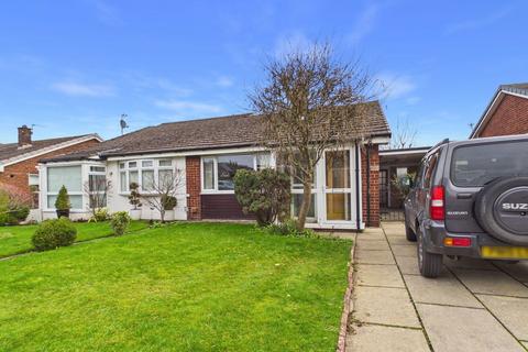 2 bed property, in Ellerbrook Drive, £210,000