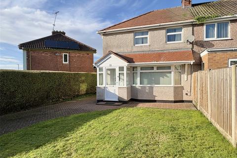 2 bed property, in Derwent Way, £200,000