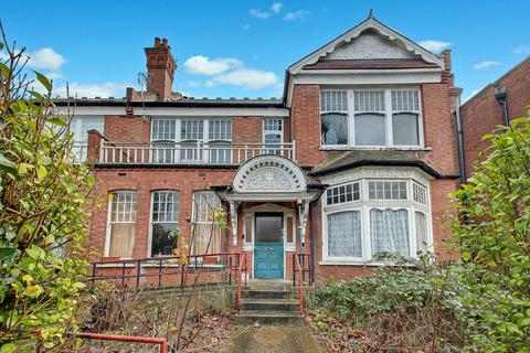 4 bed property, in Queens Avenue, £2,000,000