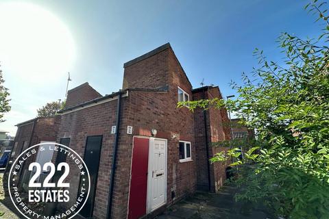 1 bed property, in St. Katherines Way, £80,000
