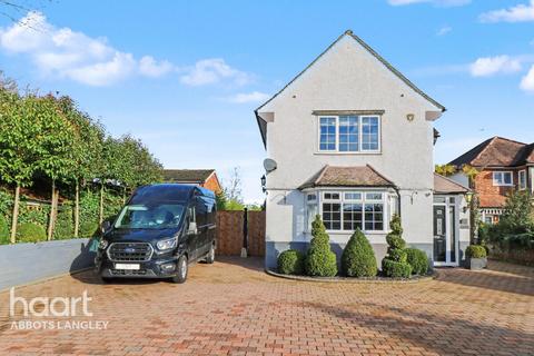3 bed property, in Bucknalls Lane, £1,100,000