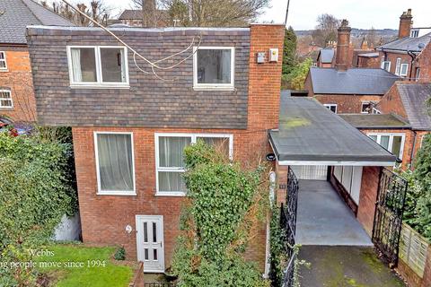 4 bed property, in Highgate Road, £375,000